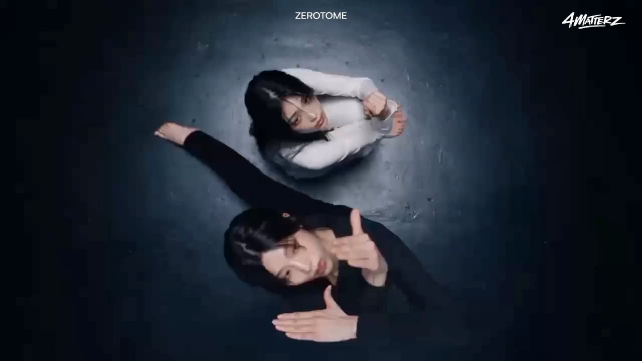 Jaehee and Subin in the duet study I Move When I Choose