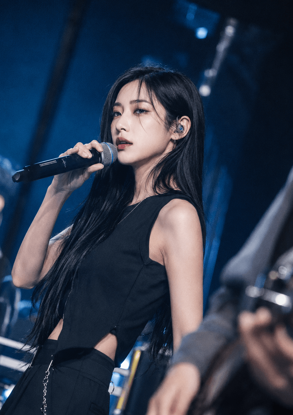 Bae Inhye performance crop